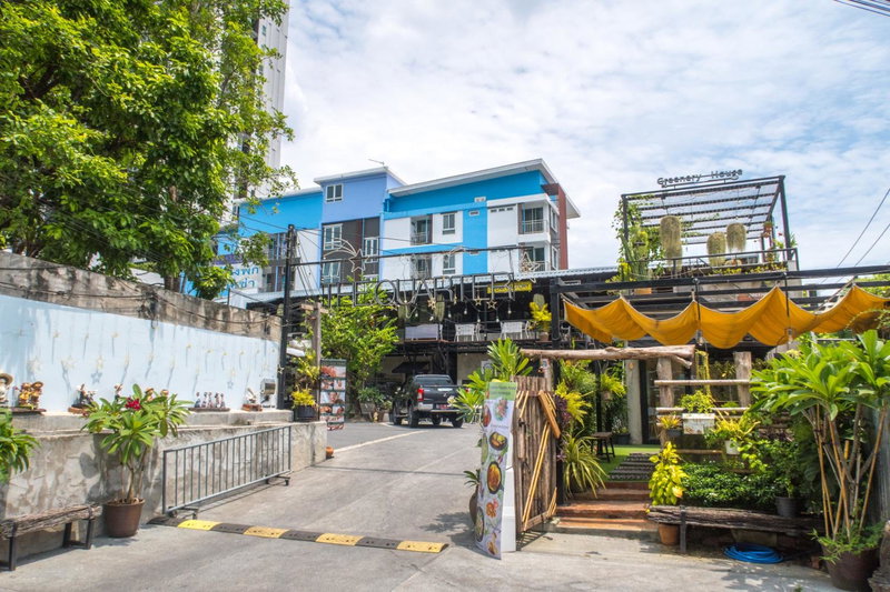 The Quarter Wutthakat, Bang Khun Thian, Thailand