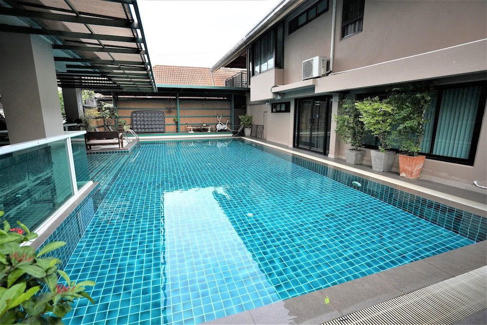 Baan Tanwa - MRT Ratchadapisek, Thailand