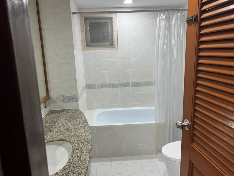 Mall Suites Hotel, Bangkok, Thailand