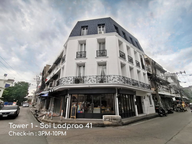 Double Bed Hotel, Bangkok, Thailand