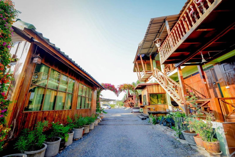MRK Resort & Massage, Lop Buri, Thailand