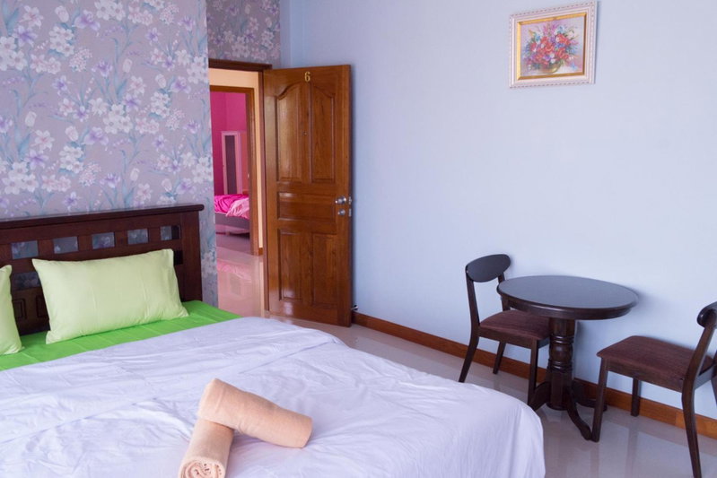Rak Ban Kerd House, Ko Si Chang, Thailand