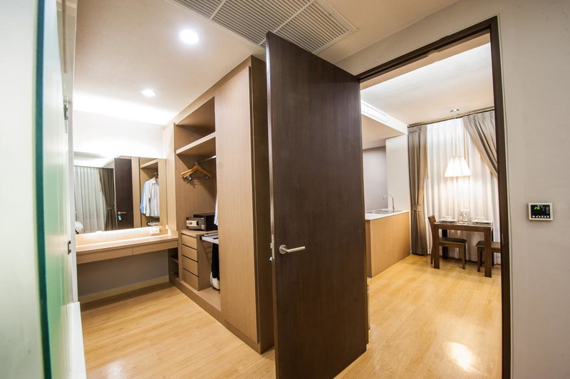 Burgundy Residence 304, Si Maha Phot, Thailand