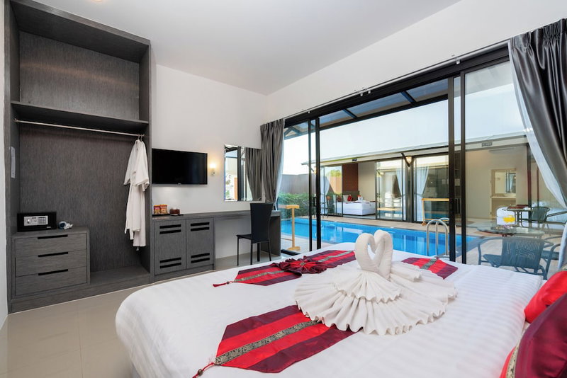Thames Tara Private Pool Villa Rawai Phuket, Rawai, Thailand