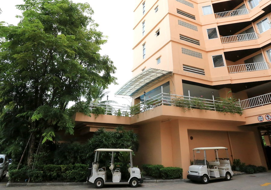 J - Town Serviced Apartments, Si Racha, Thailand