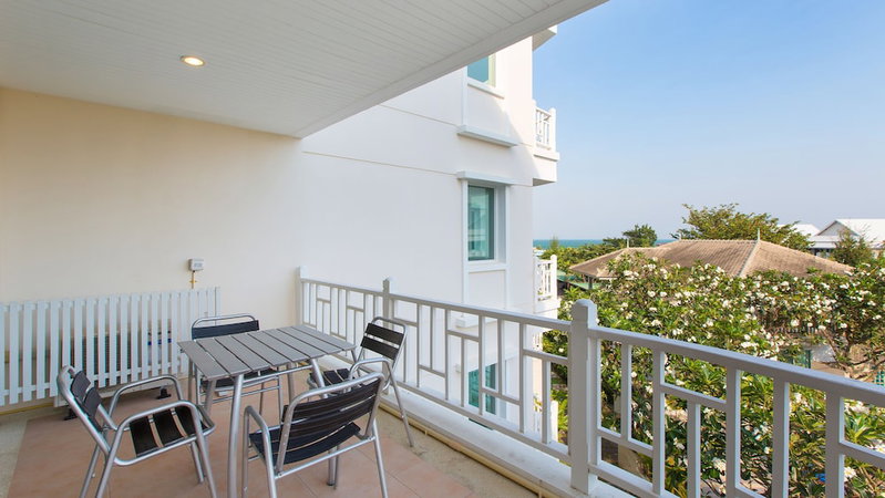 Baan Poolom Beachfront Condominium, Hua Hin, Thailand