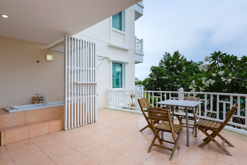 Baan Poolom Beachfront Condominium, Hua Hin, Thailand