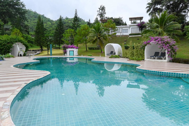 Swiss Valley Hip Resort, Suan Phung, Thailand