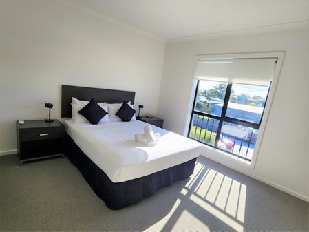 Oceanic on Thompson Apartments, Cowes, Australia