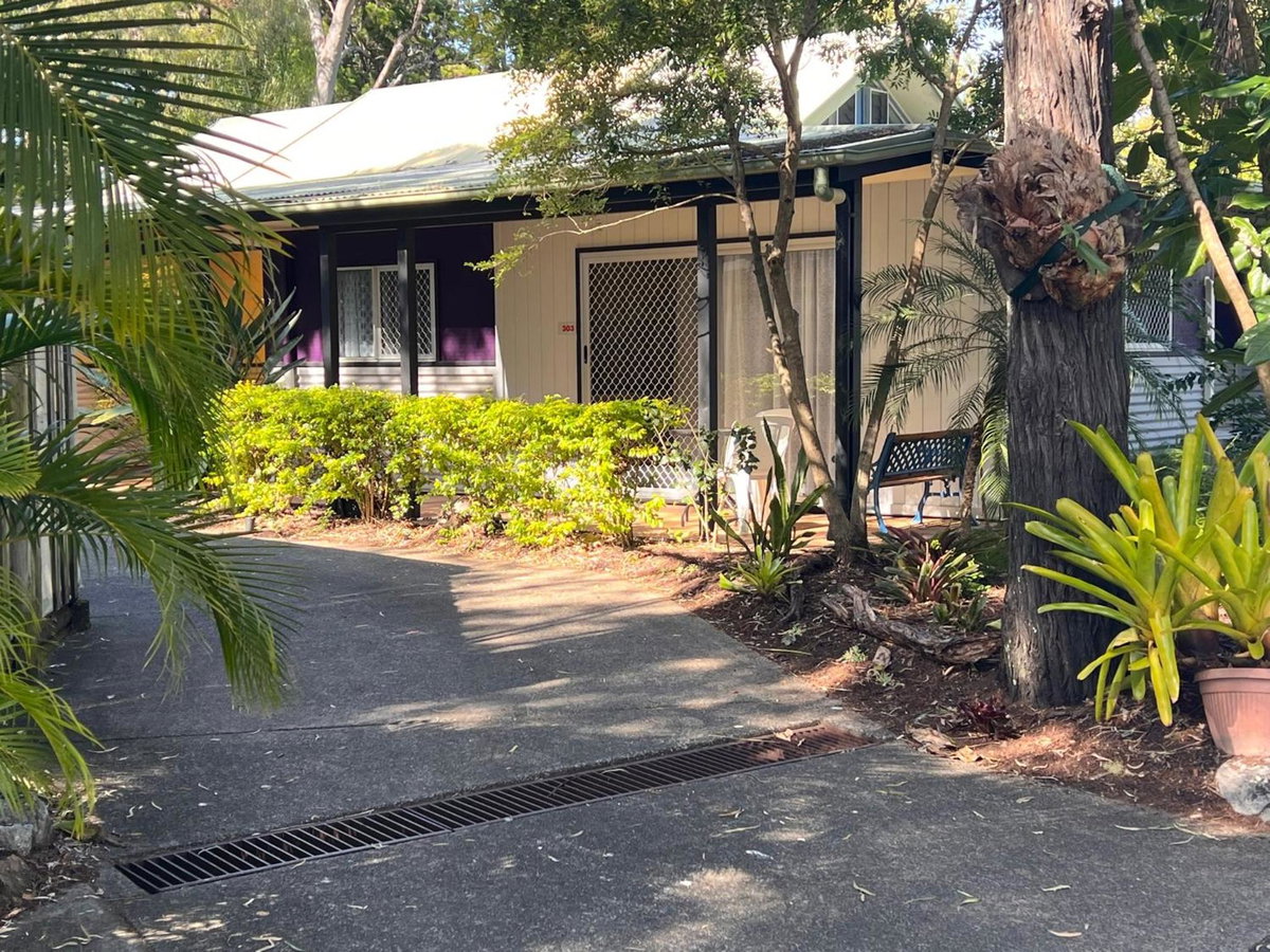 Hotel · Colonial Village Resort, Hervey Bay