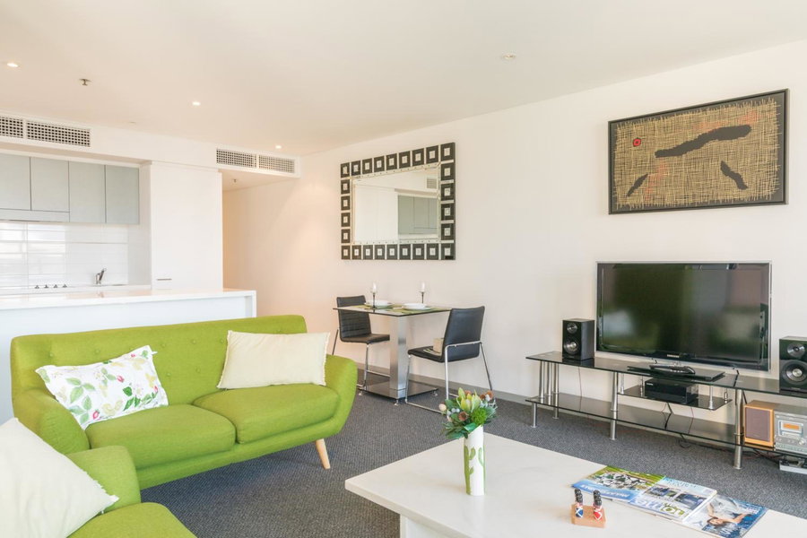 Luxury Oaks Horizons Apartment with a Pool, Adelaide, Australia