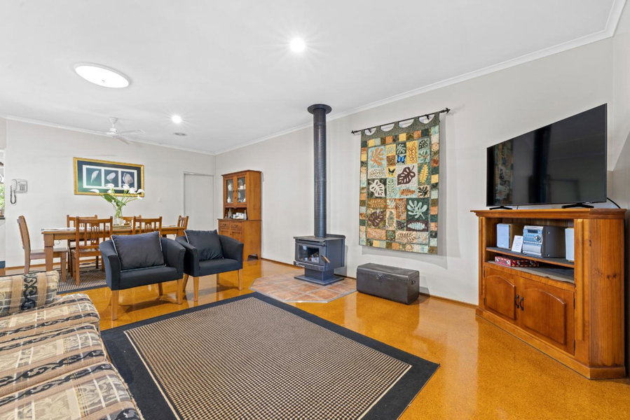 Birds 'n' Bloom Cottages, Yungaburra, Australia