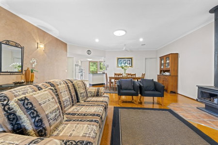 Birds 'n' Bloom Cottages, Yungaburra, Australia