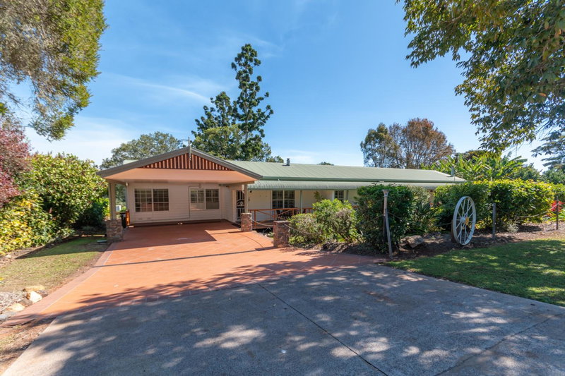 Birds 'n' Bloom Cottages, Yungaburra, Australia