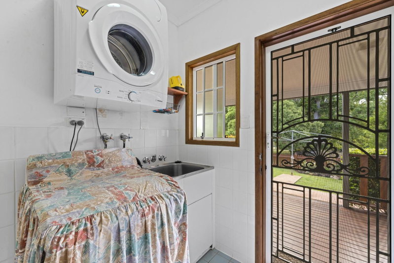 Birds 'n' Bloom Cottages, Yungaburra, Australia