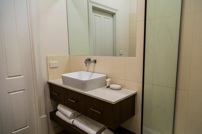 Simmers Serviced Apartments, Williamstown, Australia