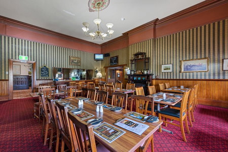 Empire Hotel Queenstown, Queenstown, Australia