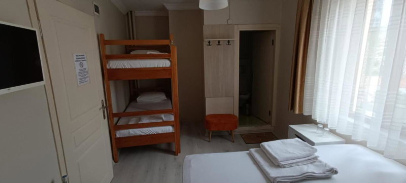 Hotel Crowded House, Eceabat, Turkey