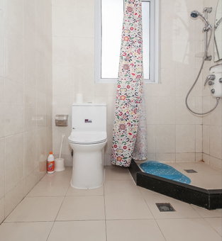 iFamily Apartment Hongfeng Branch, Shanghai, China