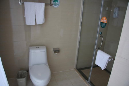 Greentree Inn Shanghai Songjiang Wanda Plaza Rongm, Shanghai, China