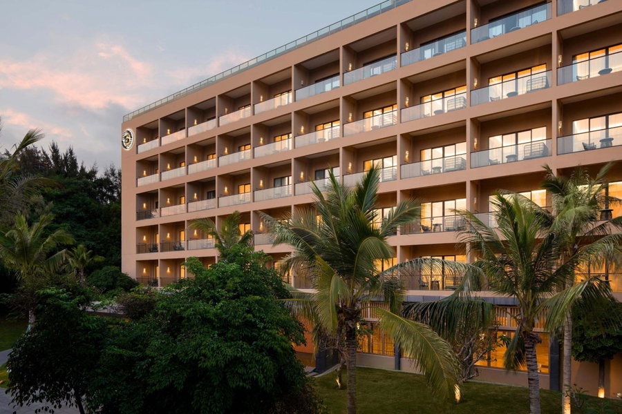 Sheraton Maoming Romantic Beach Resort, Maoming, China