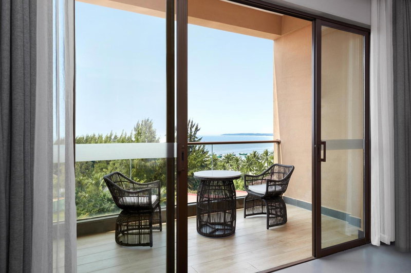 Sheraton Maoming Romantic Beach Resort, Maoming, China