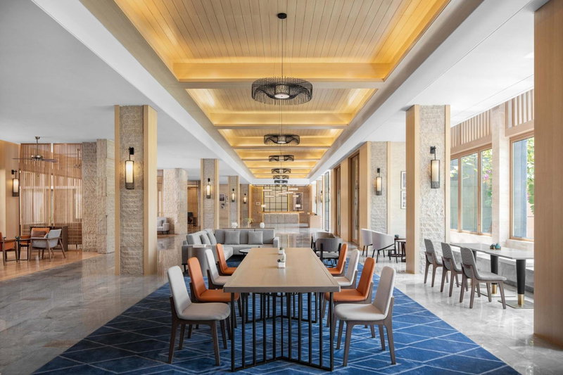 Sheraton Maoming Romantic Beach Resort, Maoming, China