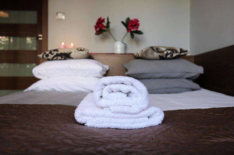 Stylish and spacious by Cooee Apartments, Warsaw, Poland