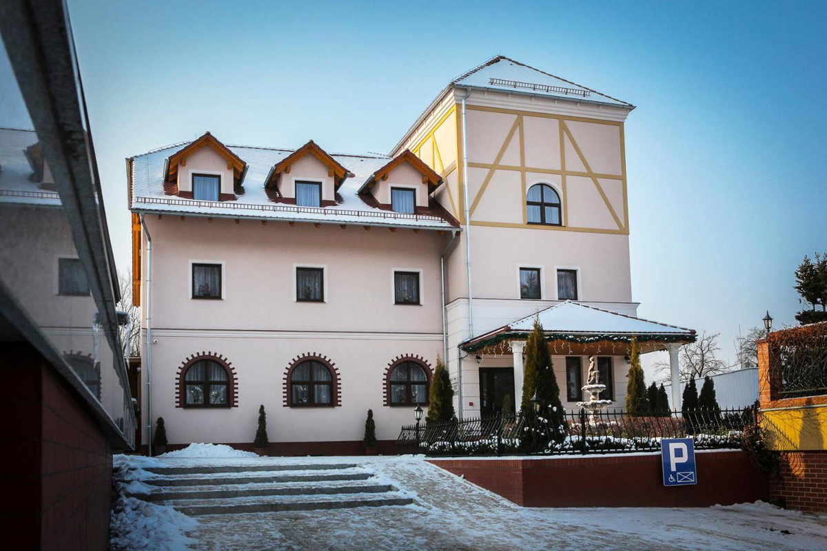 Hotel Madelaine, Poland