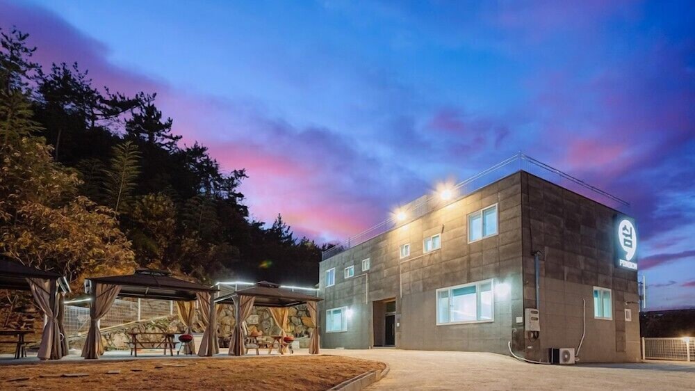 Hotel · Geoje Swim Pension, Geoje