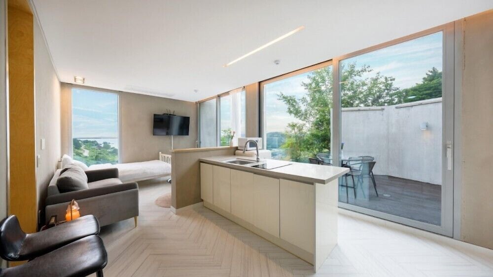 Hotel · west side, Tongyeong