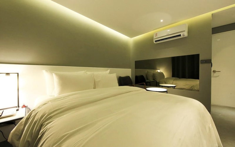 Hotel California Samsung, Seoul, South Korea