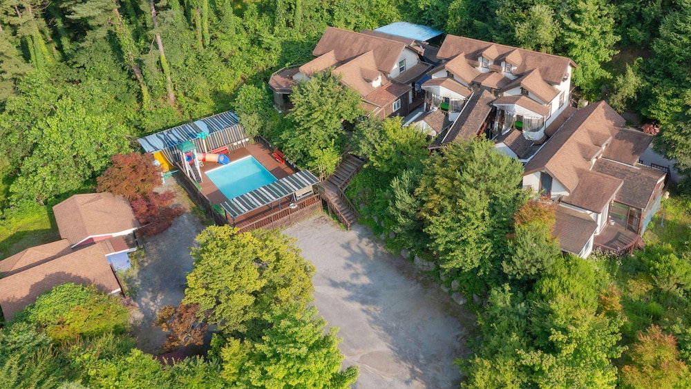 Hotel · Gapyeong Benest Pension, Gapyeong