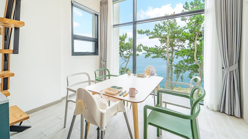 Yeosu Sea&blue Family Pension, Yeosu, South Korea