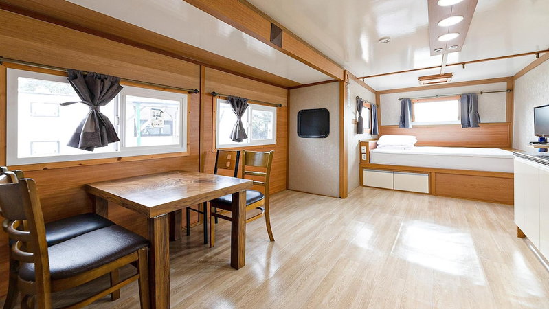 Seogwipo Pyoseoncaravan, Seogwipo, South Korea
