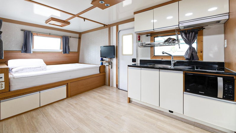 Seogwipo Pyoseoncaravan, Seogwipo, South Korea