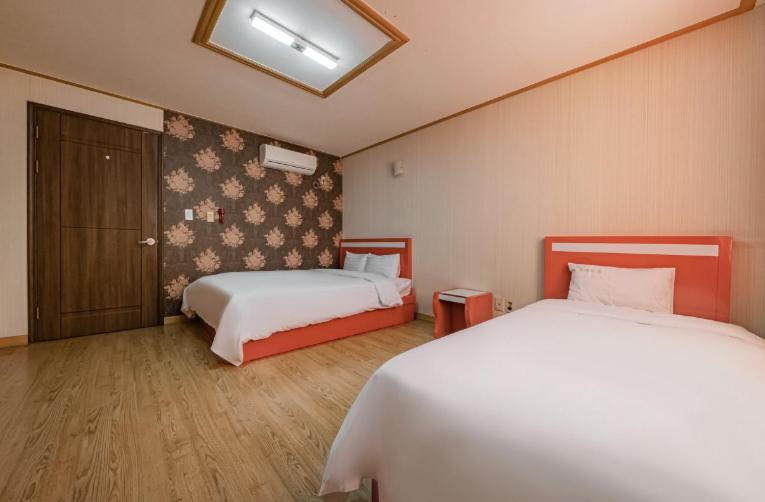 Happy Hotel, Jeju, South Korea