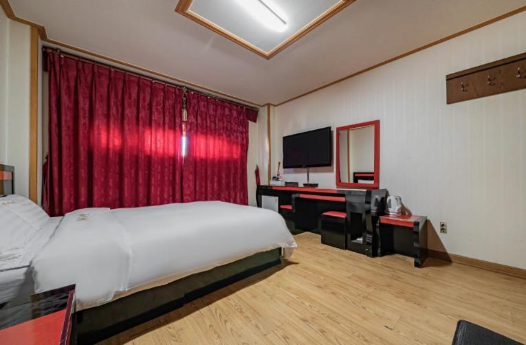 Happy Hotel, Jeju, South Korea
