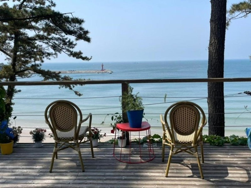 Taean Leo Minbak, Taean, South Korea