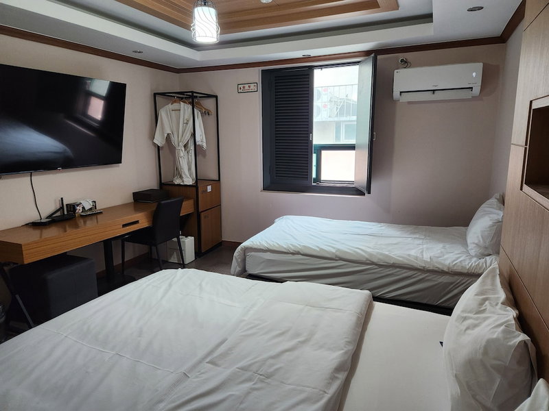 Central Plaza Hotel, Suwon, South Korea