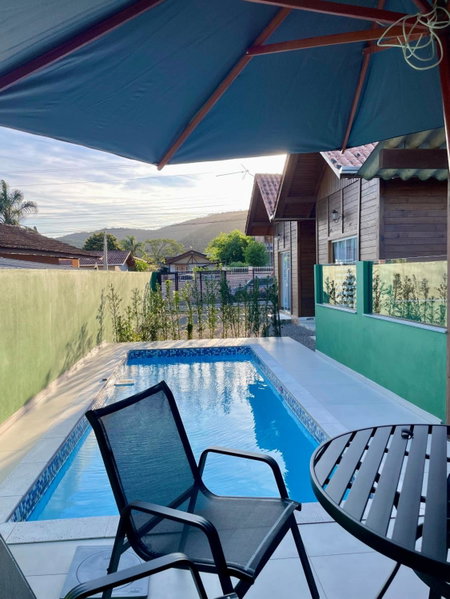 Chalés Costa Esmeralda Com Piscina , Bombinhas, Bombinhas, Brazil