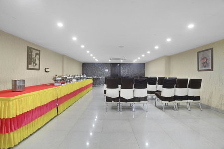 Super Townhouse Divya Palace, Indore, India