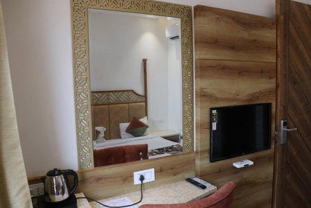 Hotel RV Golden A Few Steps from Golden Temple, Amritsar, India