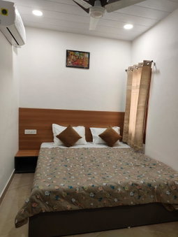 Golden Oak- 5 min walk from golden temple, Amritsar, India