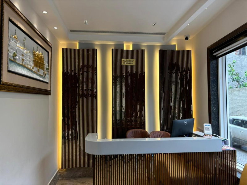 Hotel Moon Inn JUST 2 MIN WALK FROM GOLDEN TEMPLE & JALLIANWALA BAGH, Amritsar, India