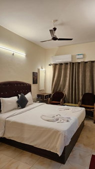 Holiday Beach Resort, Aguada, India