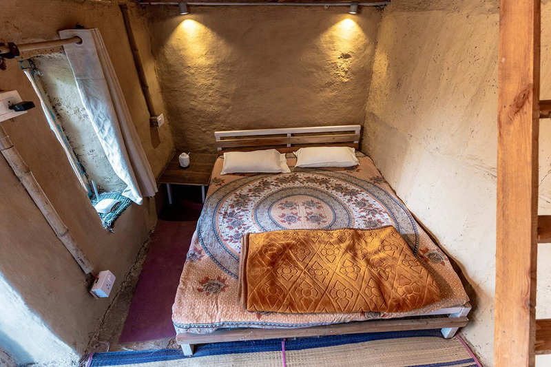 Vista Hostel Jeolikote, Nainital, Patwa Dunga, India