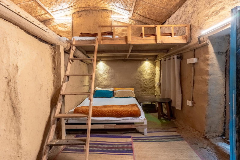 Vista Hostel Jeolikote, Nainital, Patwa Dunga, India