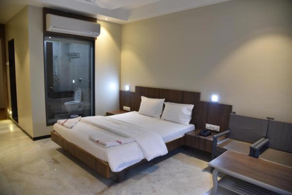 Hotel Hrushikesh, Shirdi, India