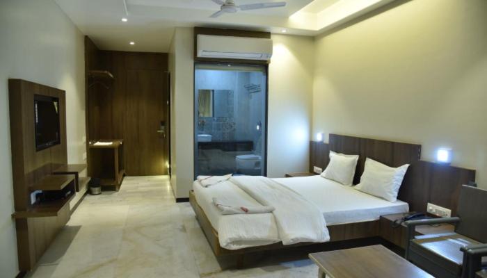 Hotel Hrushikesh, Shirdi, India